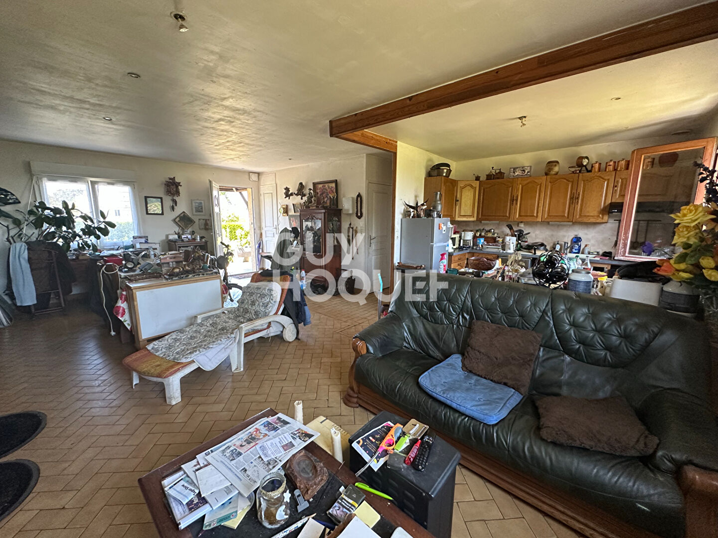 Pavillon sur sous-sol avec Hangar