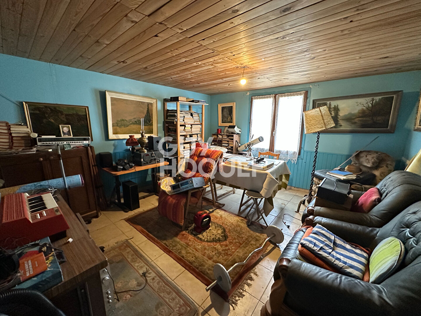 Pavillon sur sous-sol avec Hangar