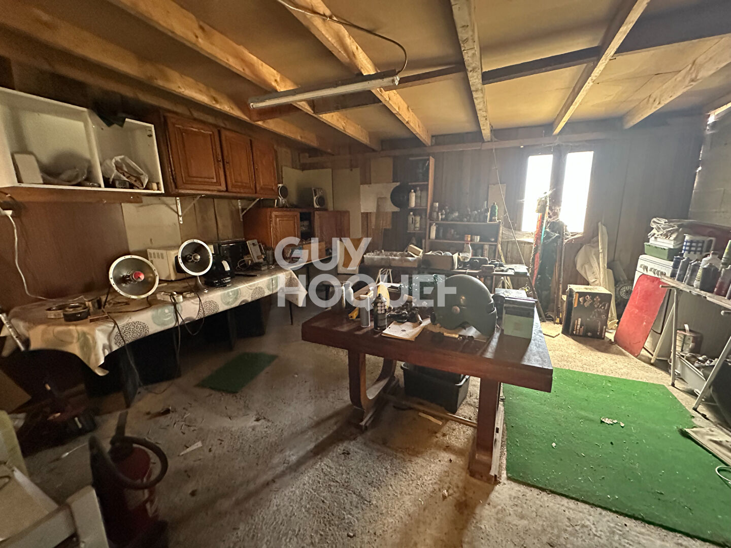 Pavillon sur sous-sol avec Hangar