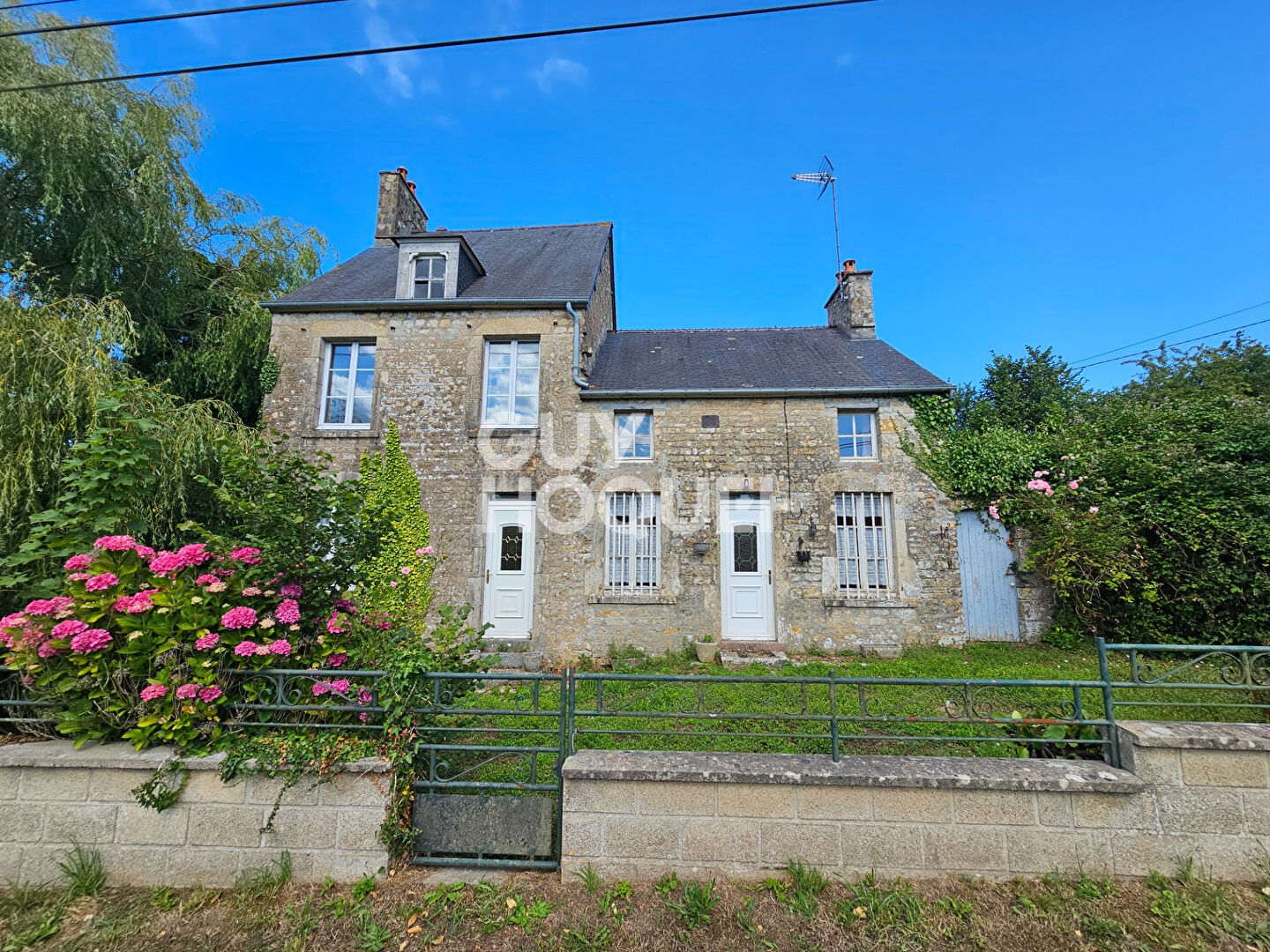Maison en pierre VINDEFONTAINE