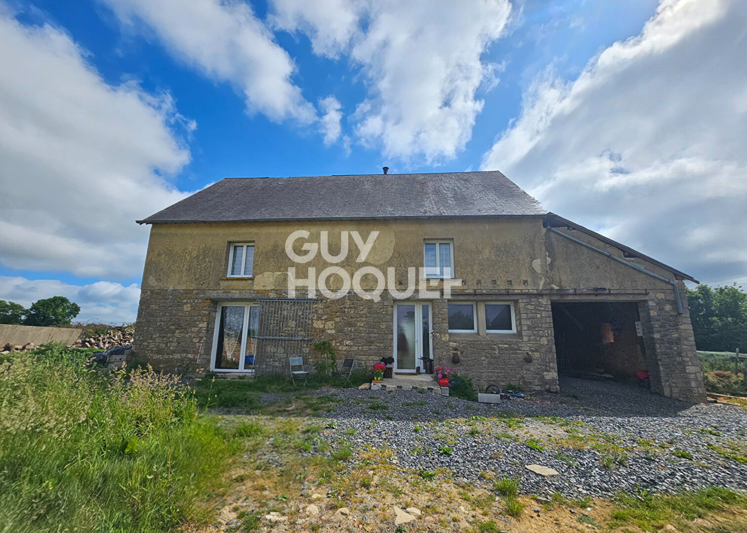 Corps de ferme avec 2 maisons et une stabulation