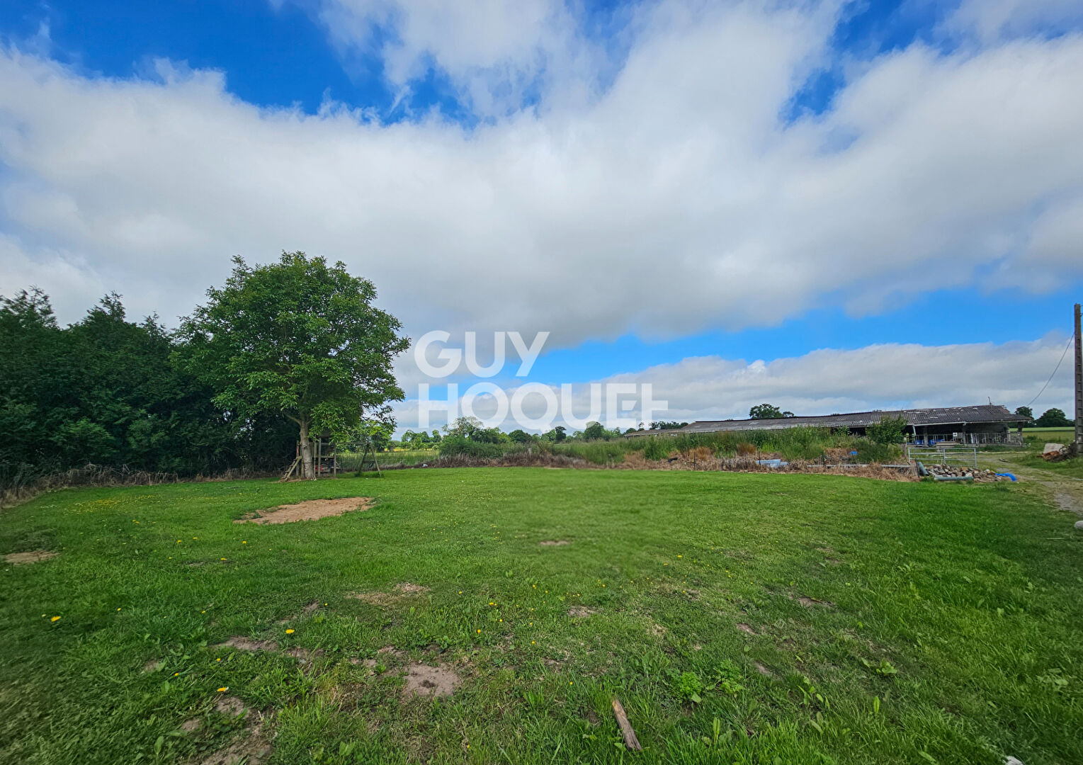 Corps de ferme avec 2 maisons et une stabulation