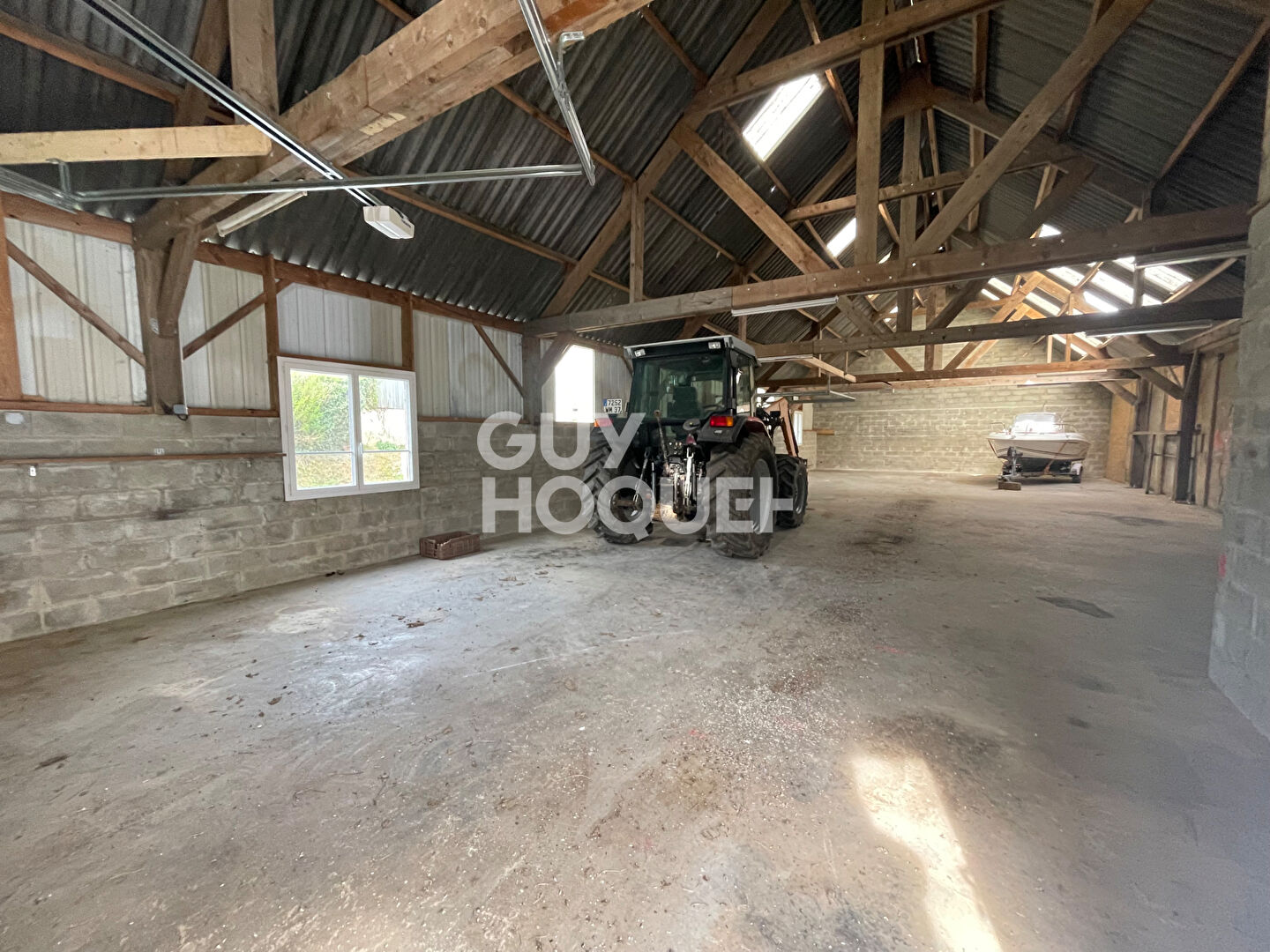 Entrepôt / local industriel  268 m2