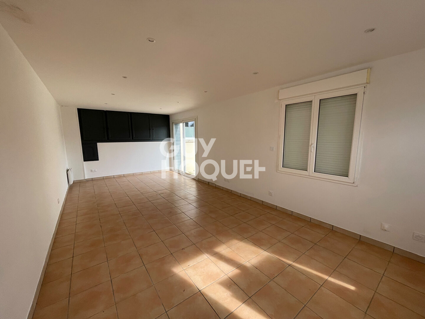 Entrepôt / local industriel  268 m2