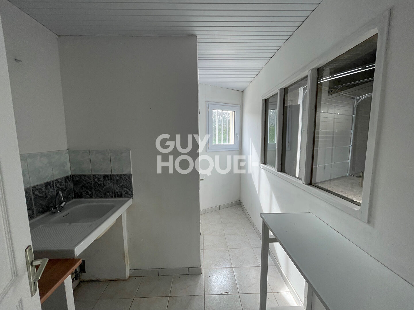 Entrepôt / local industriel  268 m2