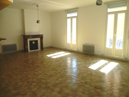 Appartement 3 pièces d'environ 70 m² à louer à PERPIGNAN ARAGO