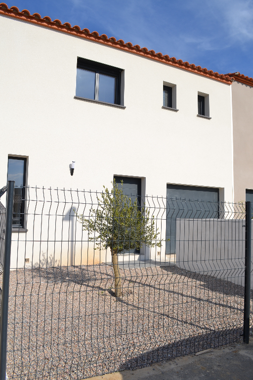 LLUPIA : maison F4 en location avec garage et jardin