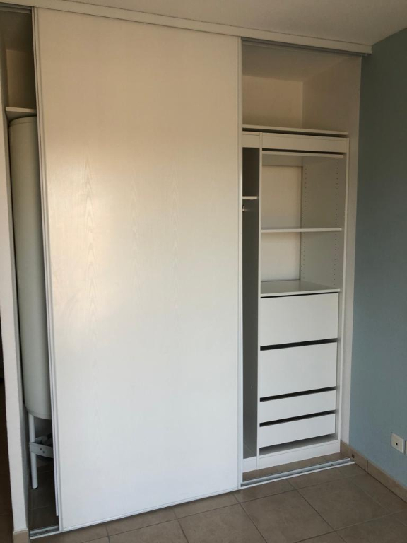 Location d'un appartement F2 à BAHO dernier étage