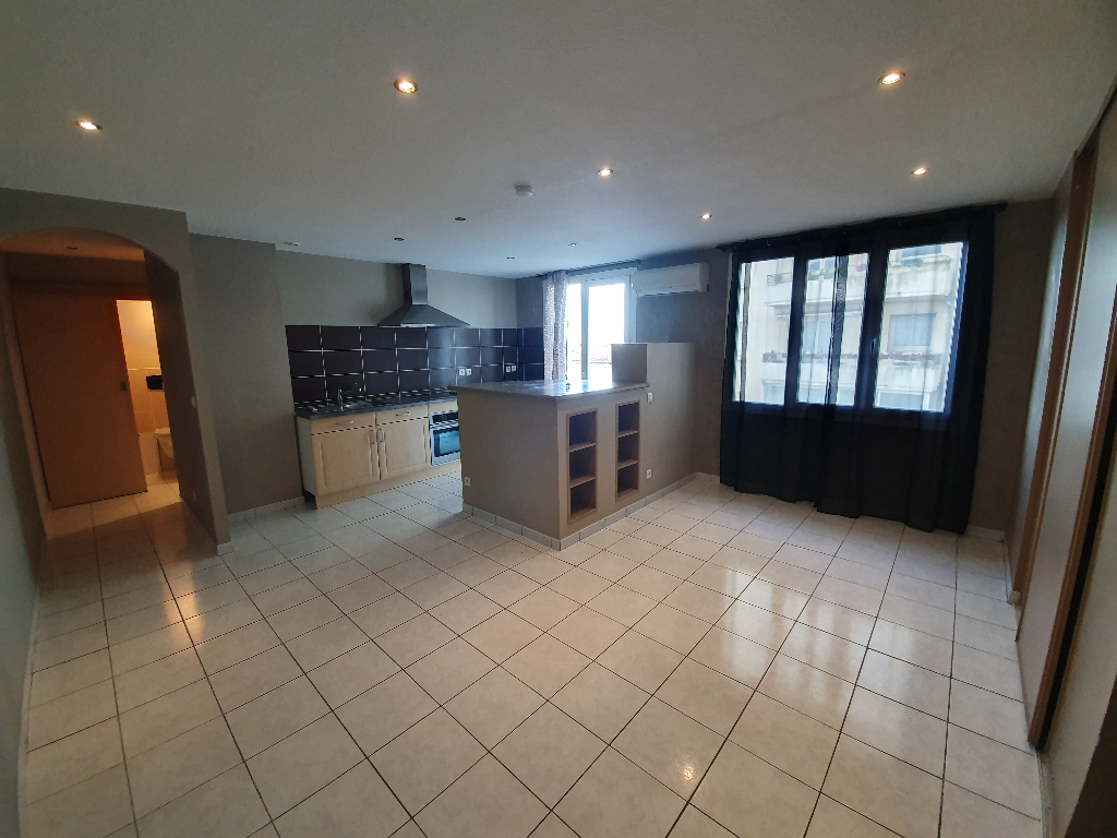 Location : appartement T1bis à PERPIGNAN Cours Palmarole