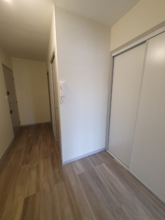 Appartement F1 (34 m²) en location à PERPIGNAN