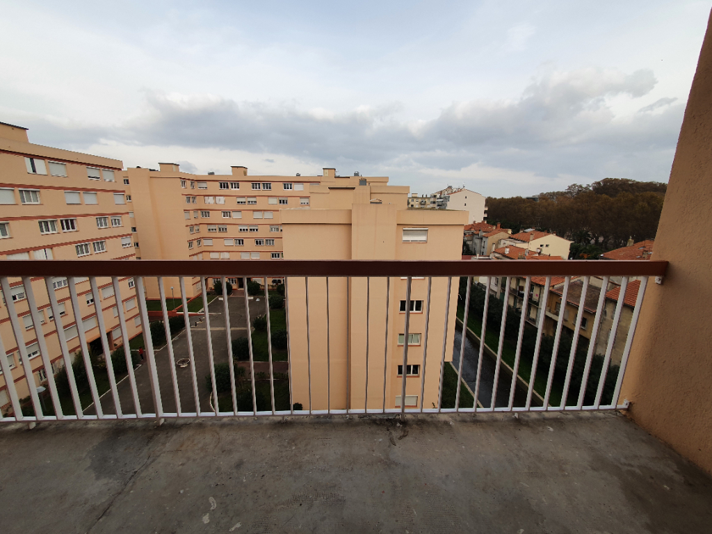 Appartement F1 (34 m²) en location à PERPIGNAN