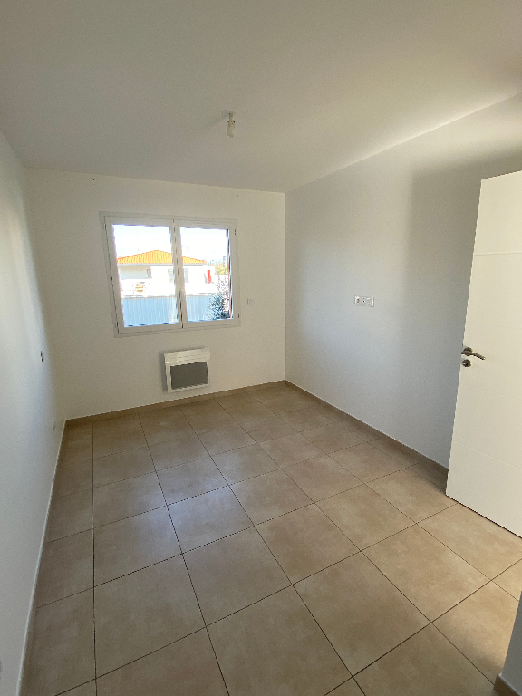 Location d'une maison F4 à SAINT CYPRIEN avec jardin