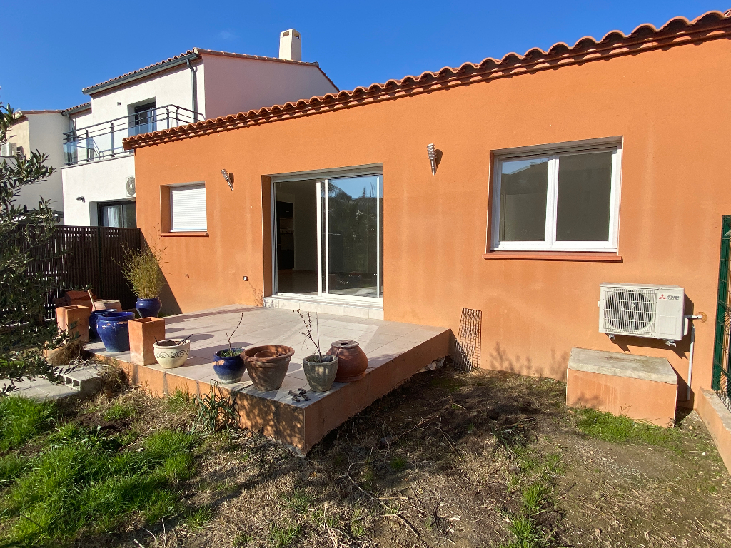 Location d'une maison F4 à SAINT CYPRIEN avec jardin