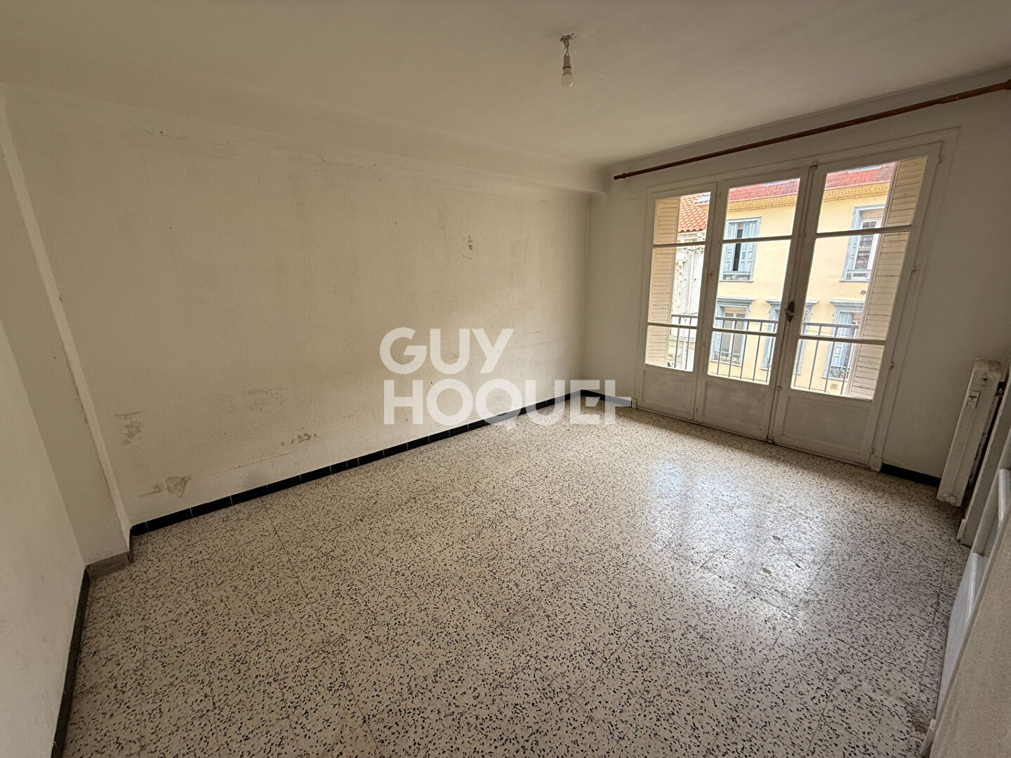 EXCLUSIVITÉ pour investisseur - A vendre à PERPIGNAN (66000) Secteur LYCEE ARAGO Appartement F2 avec balcon et cave