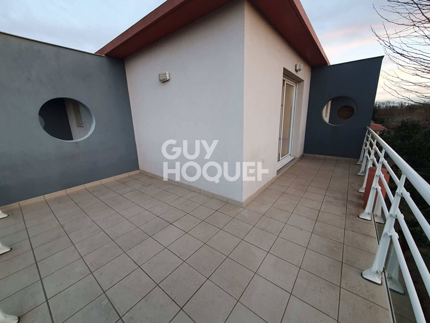 BAHO Appartement F3 en dernier étage avec terrasse et 2 parkings