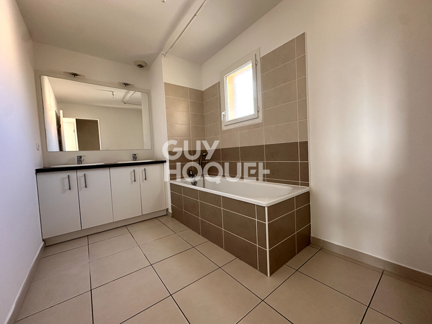 EXCLUSIVITE - à vendre à Perpignan (66000) secteur Porte d'Espagne Maison F4 de 81 m² en 3 faces avec garage et parking