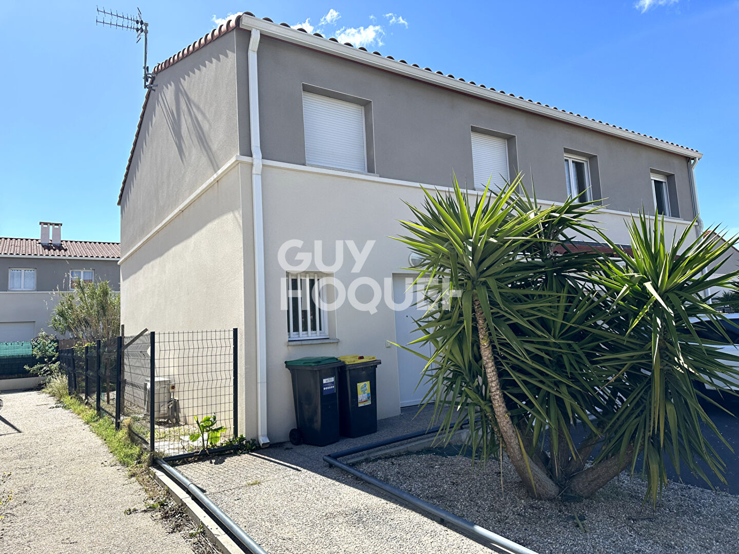 EXCLUSIVITE - A vendre à PEZILLA LA RIVIERE (66370)  Villa 3 Faces, type F5, 90 m² avec jardin et garage