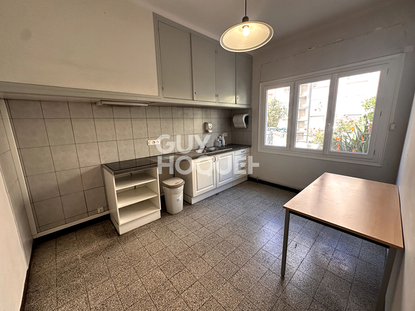 A vendre à PERPIGNAN (66000)  Secteur MOYEN VERNET  Maison 2 faces F5 de 112 m² avec garage et jardin.