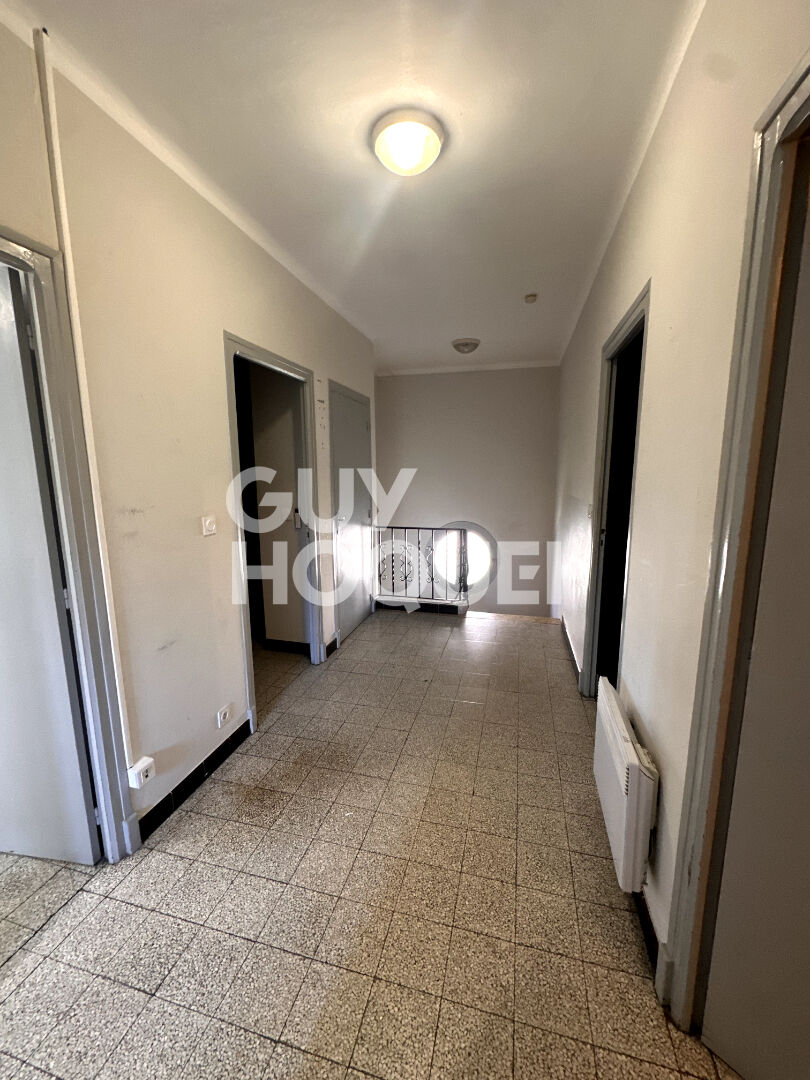 A vendre à Perpignan (66000) quartier MOYEN VERNET  Maison 2 faces F5 de 112 m² avec garage et jardin.