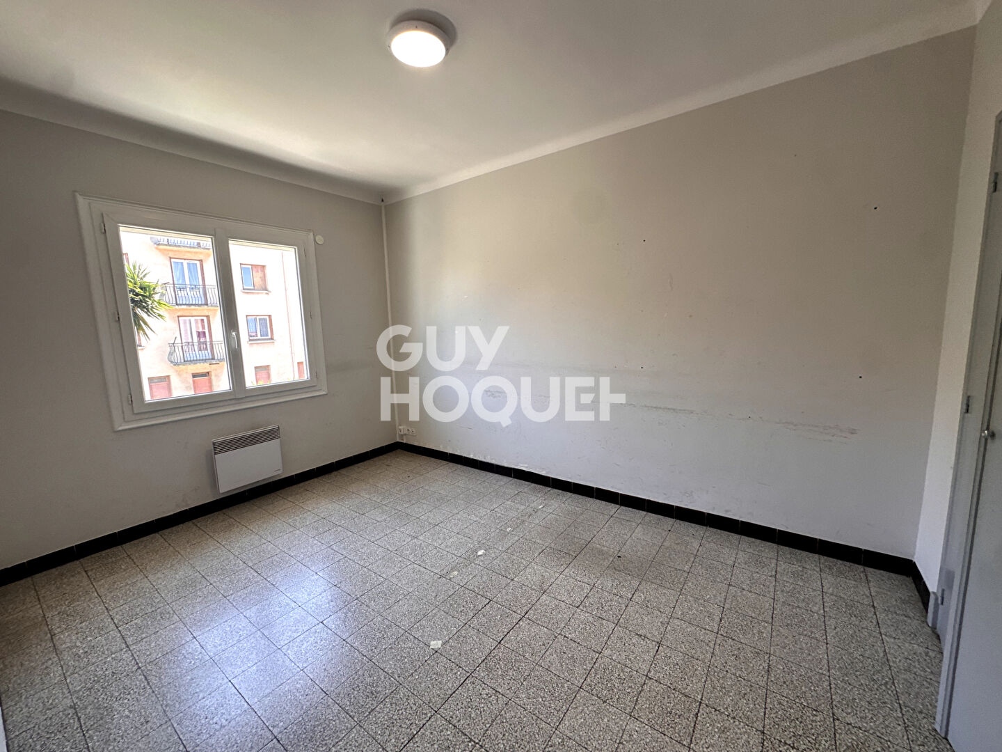 A vendre à PERPIGNAN (66000)  Secteur MOYEN VERNET  Maison 2 faces F5 de 112 m² avec garage et jardin.