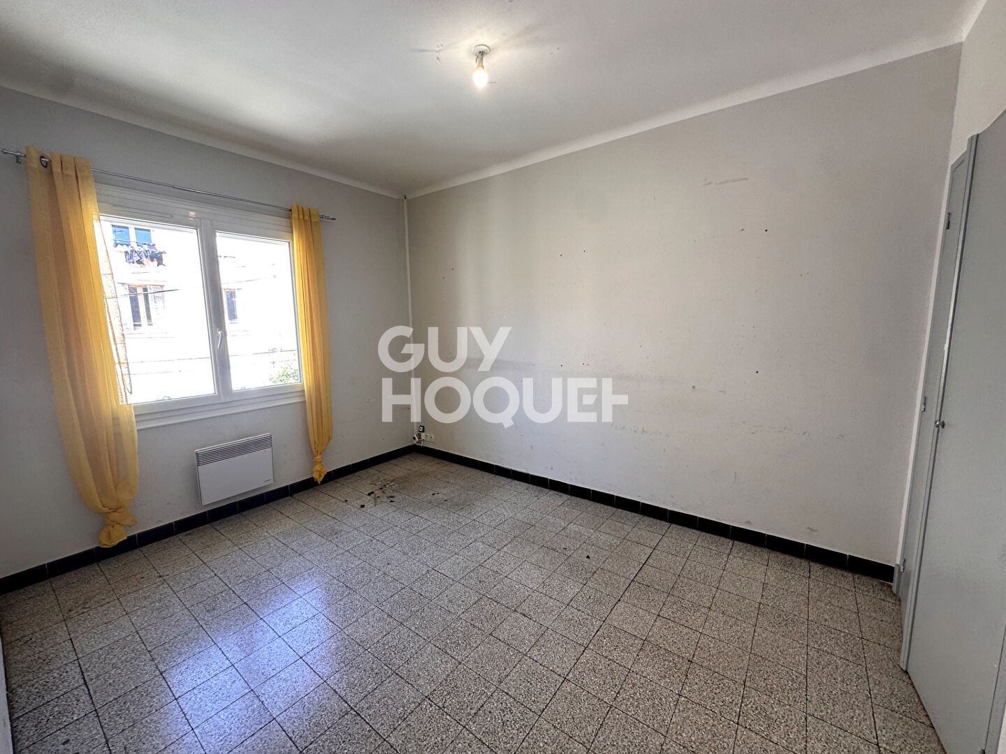 A vendre à PERPIGNAN (66000)  Secteur MOYEN VERNET  Maison 2 faces F5 de 112 m² avec garage et jardin.