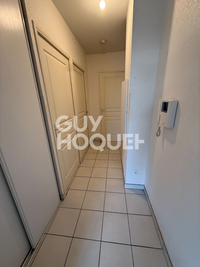 Porte d'Espagne F2 37 m2 avec terrasse et parking