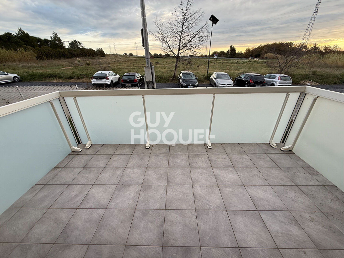 Porte d'Espagne F2 37 m2 avec terrasse et parking