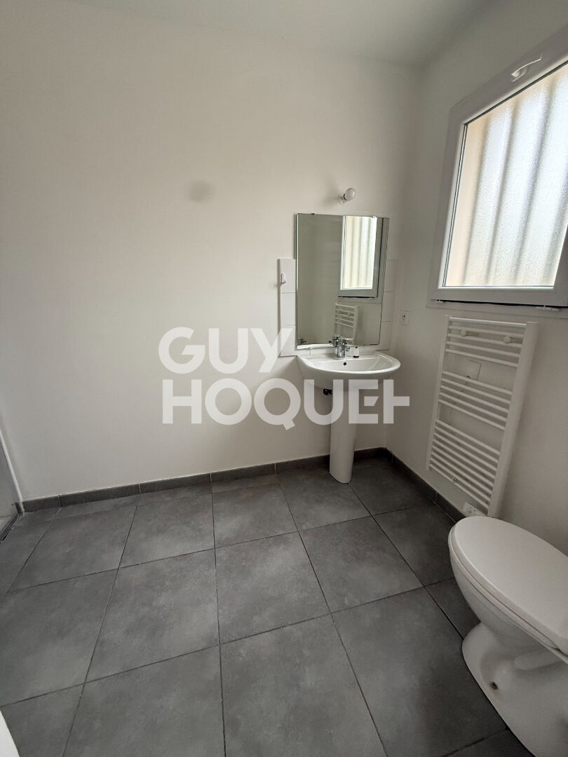 A vendre à PEZILLA LA RIVIERE (66370)  Maison F5 de 90 m² avec jardin et garage.