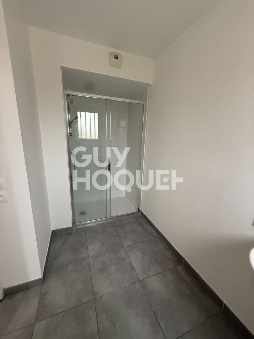 A vendre à PEZILLA LA RIVIERE (66370)  Maison F5 de 90 m² avec jardin et garage.