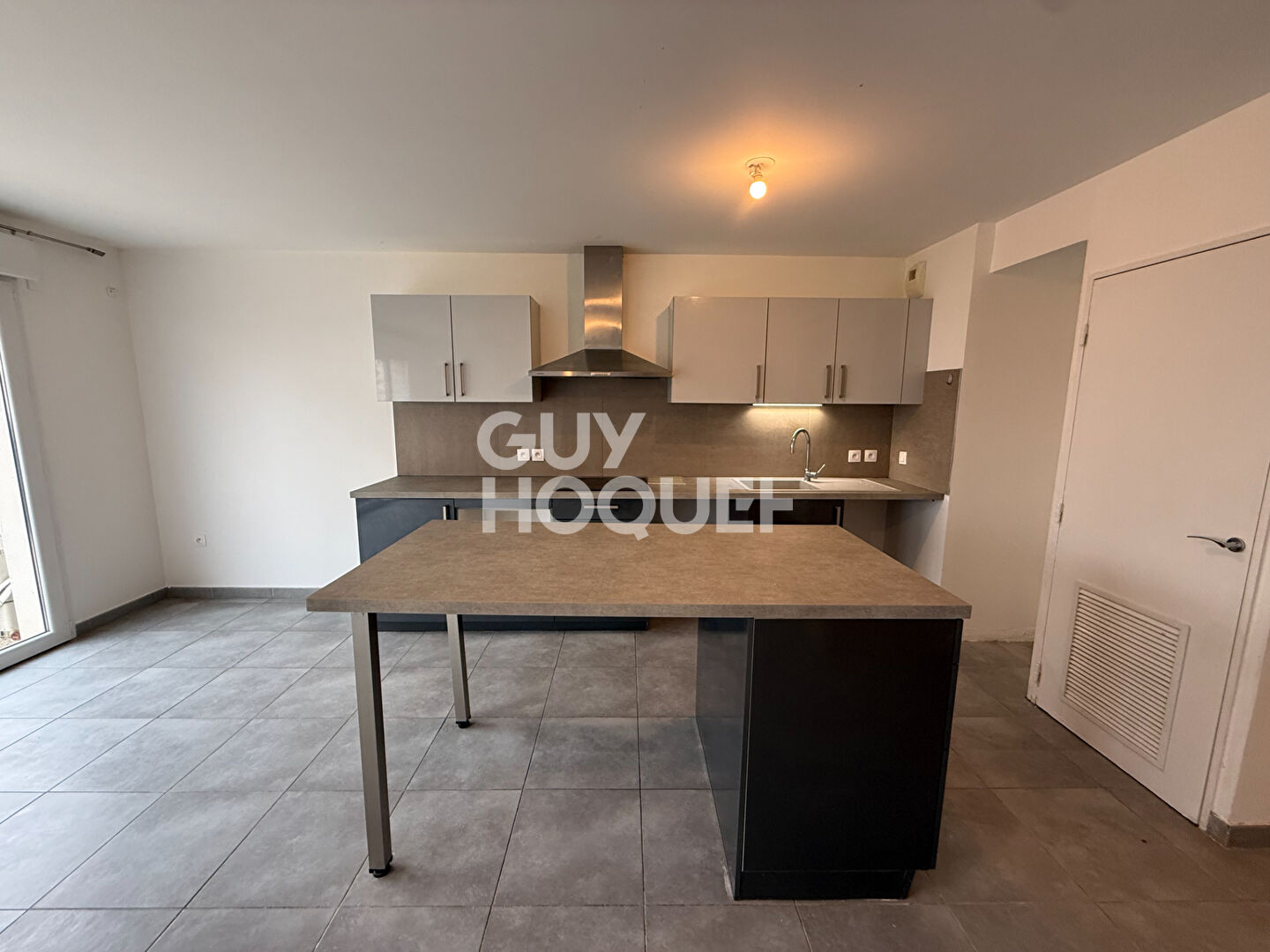 A vendre à PEZILLA LA RIVIERE (66370)  Maison F5 de 90 m² avec jardin et garage.