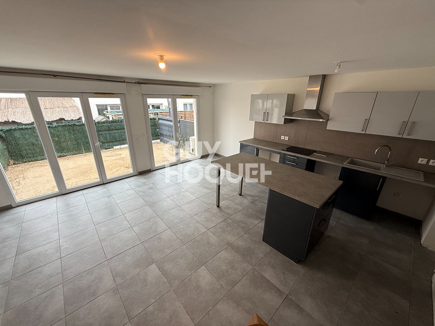 A vendre à PEZILLA LA RIVIERE (66370)  Maison F5 de 90 m² avec jardin et garage.