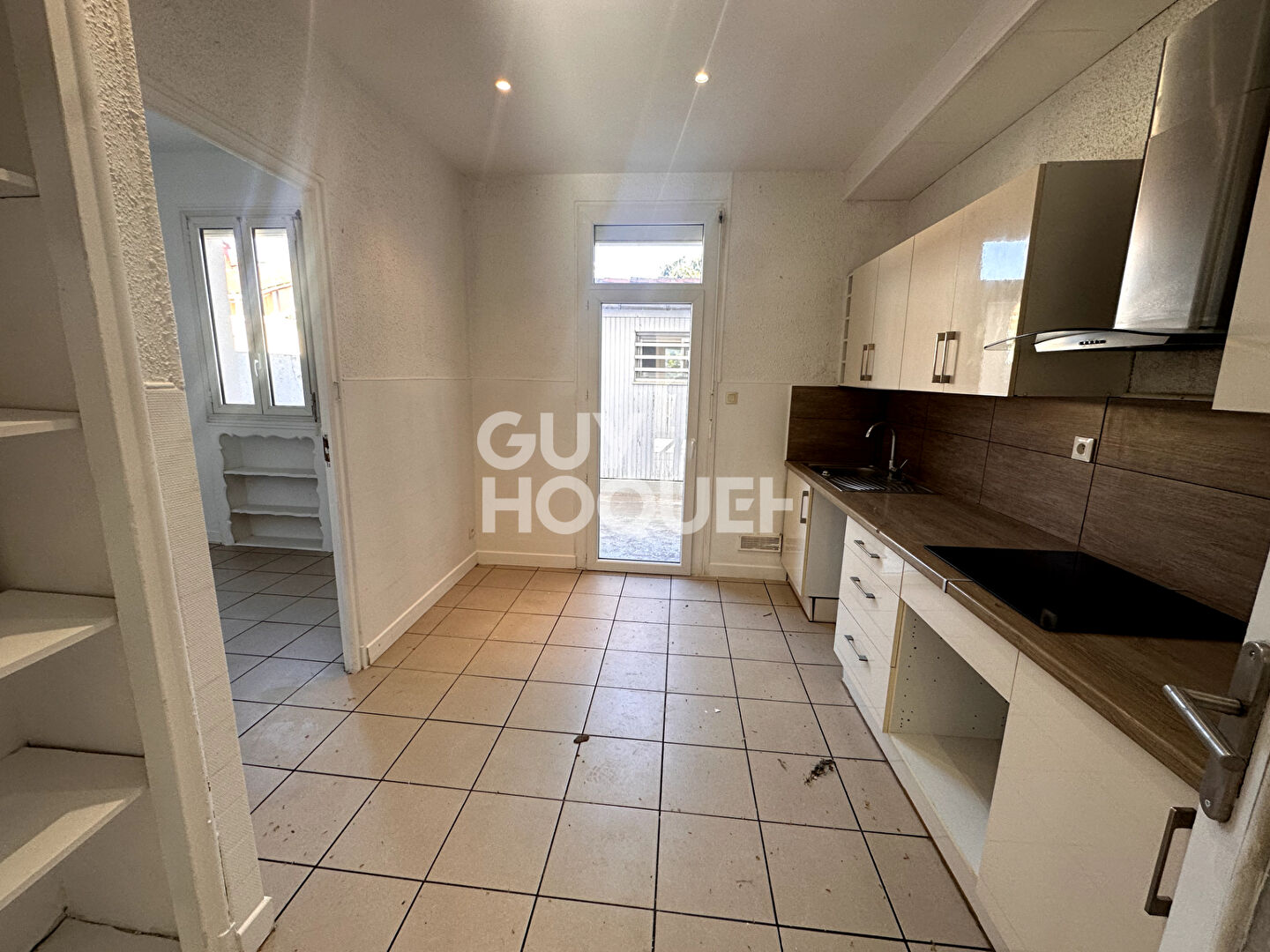 EXCLUSIVITE - A vendre à Perpignan (66000) Quartier Saint-Martin Appartement F5 - 100 m²  - 1er étage - 2 terrasses et caves.