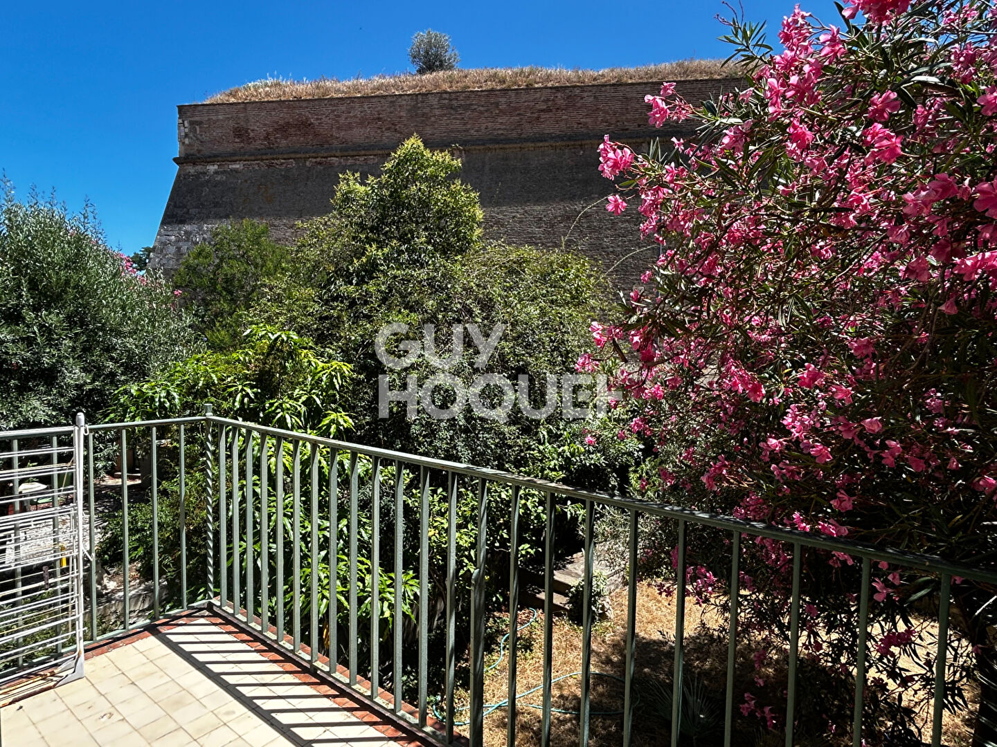 A vendre à PERPIGNAN (66000) Maison de ville de 6 pièces (144 m²)- jardin -garage