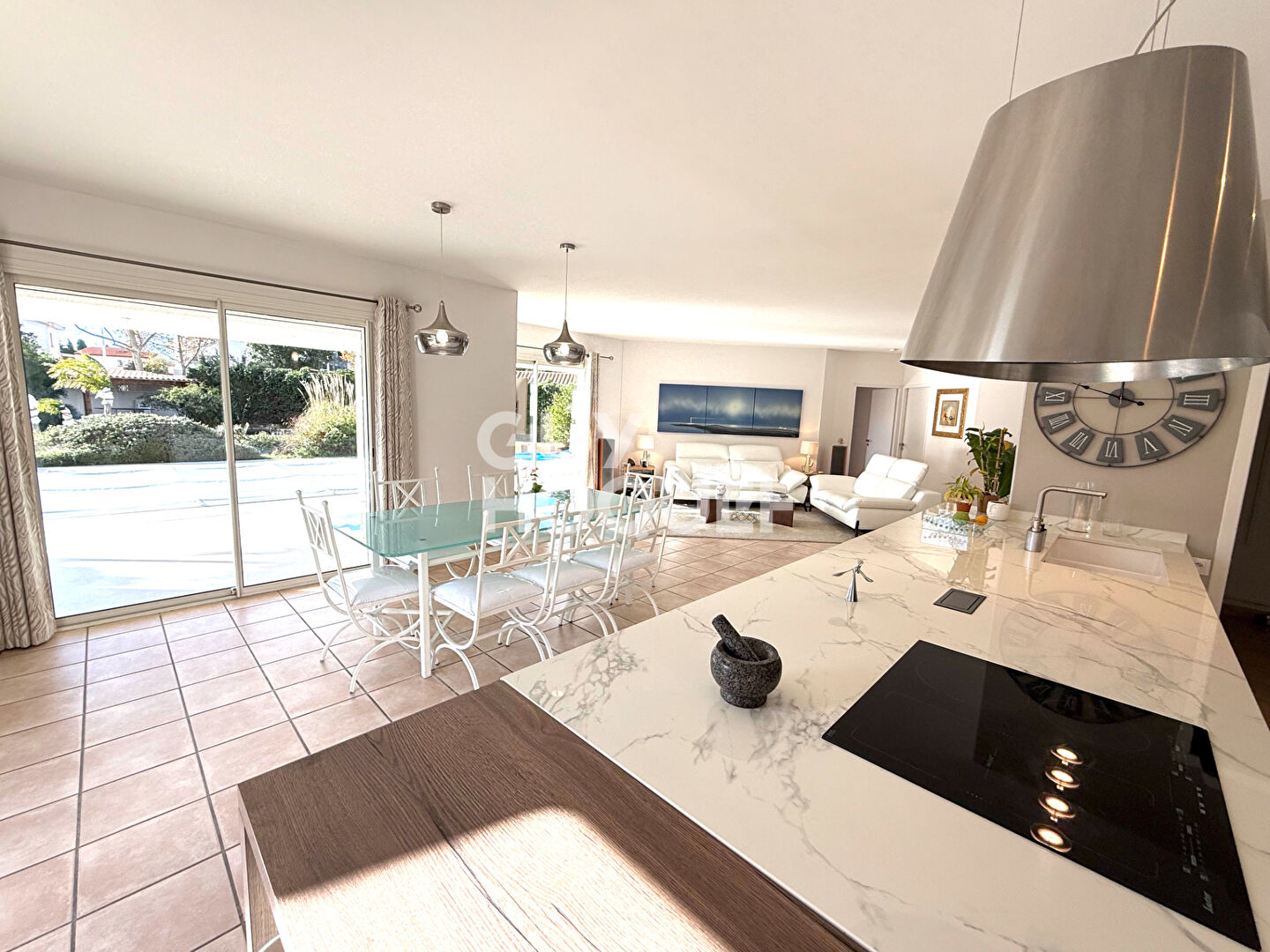 A vendre à LE SOLER (66270) : maison de plain pied,164 m² avec piscine.