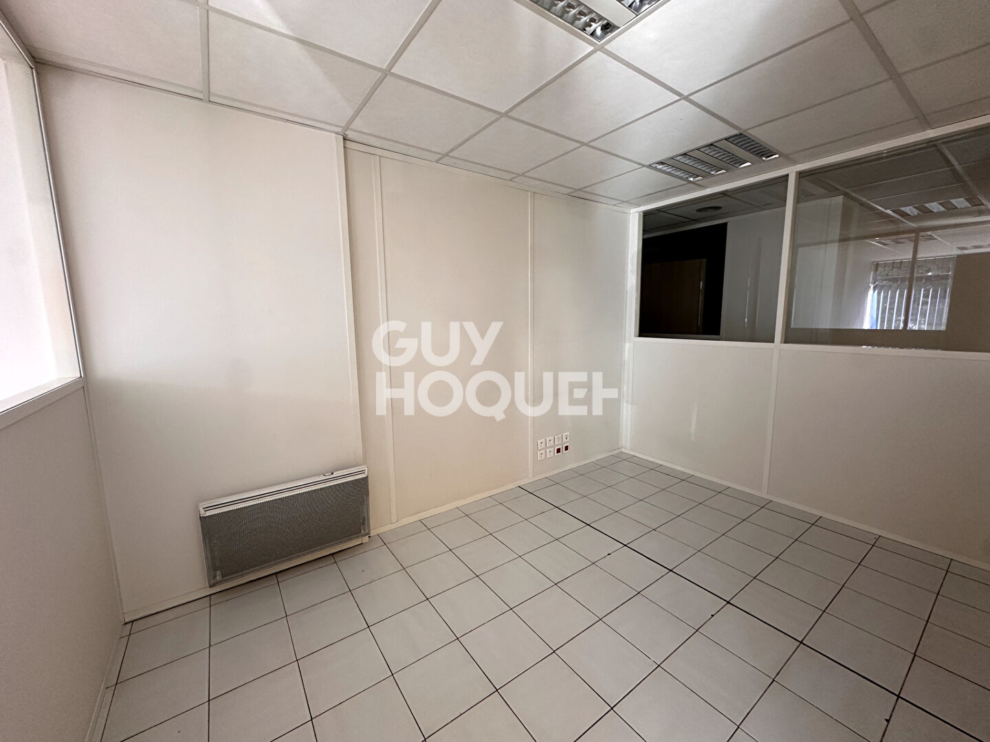 QUARTIER LA LUNETTE, Perpignan (66000) à vendre Local commercial avec vitrine de 160 m² avec parkings