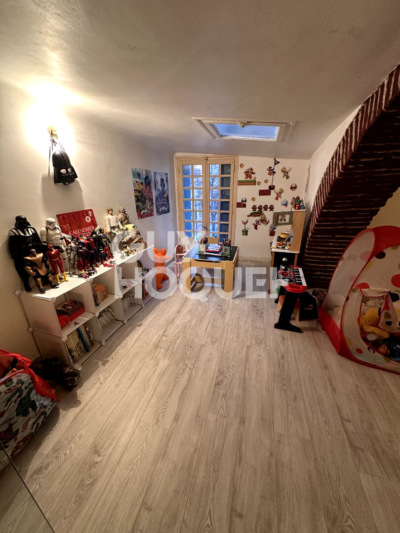 EXCLUSIVITE - à vendre à BAIXAS (66390) Maison de village R+2 de type F6 de 141 m²
