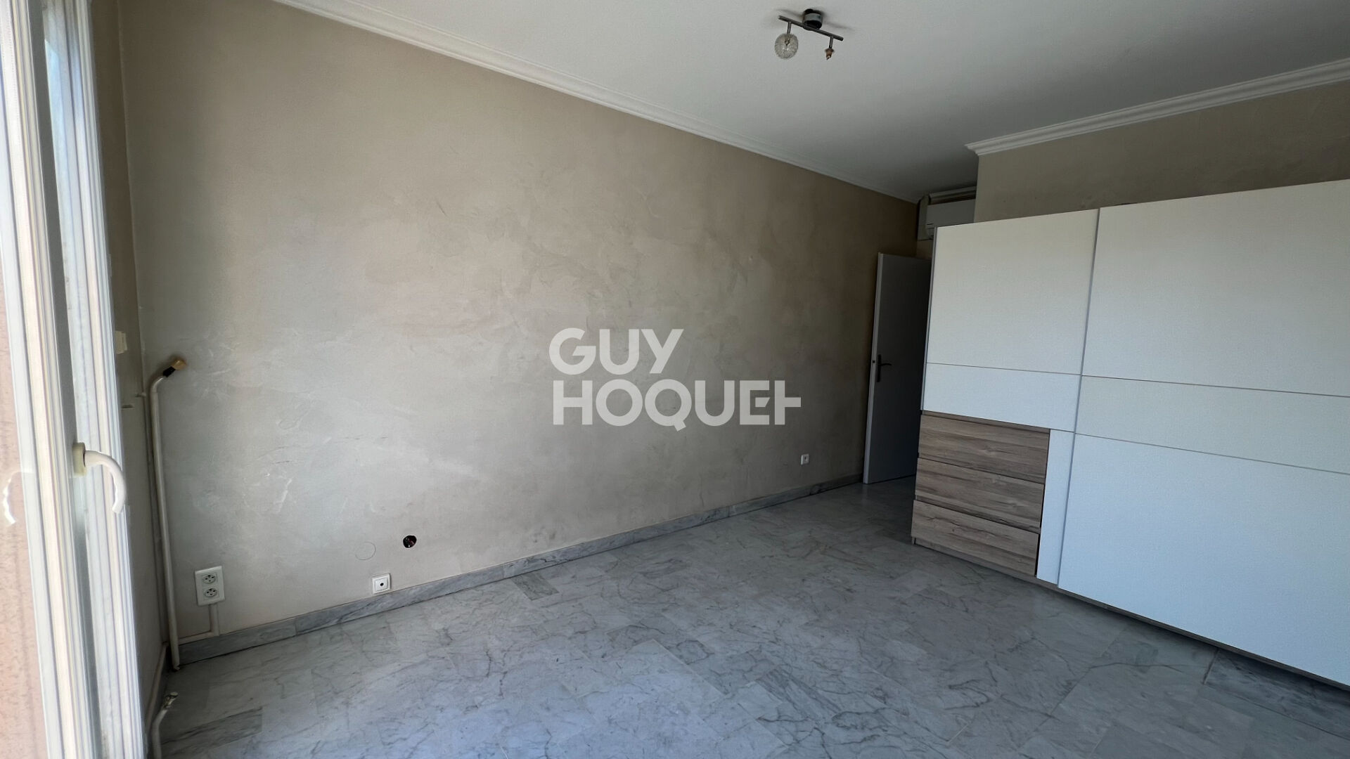 EXCLUSIVITE - à vendre à PERPIGNAN (66000), A SAISIR !!  Spacieux appartement T4 de 89 m² avec garage - quartier Las Cobas