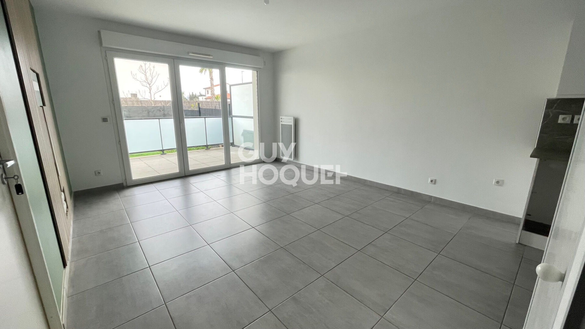 Location : appartement T2 KALLISTE à SAINT CYPRIEN avec jardin