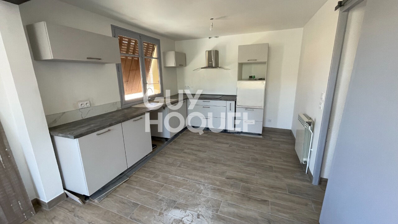 Maison de 4 pièces (81 m²) en location à CORBERE LES CABANES