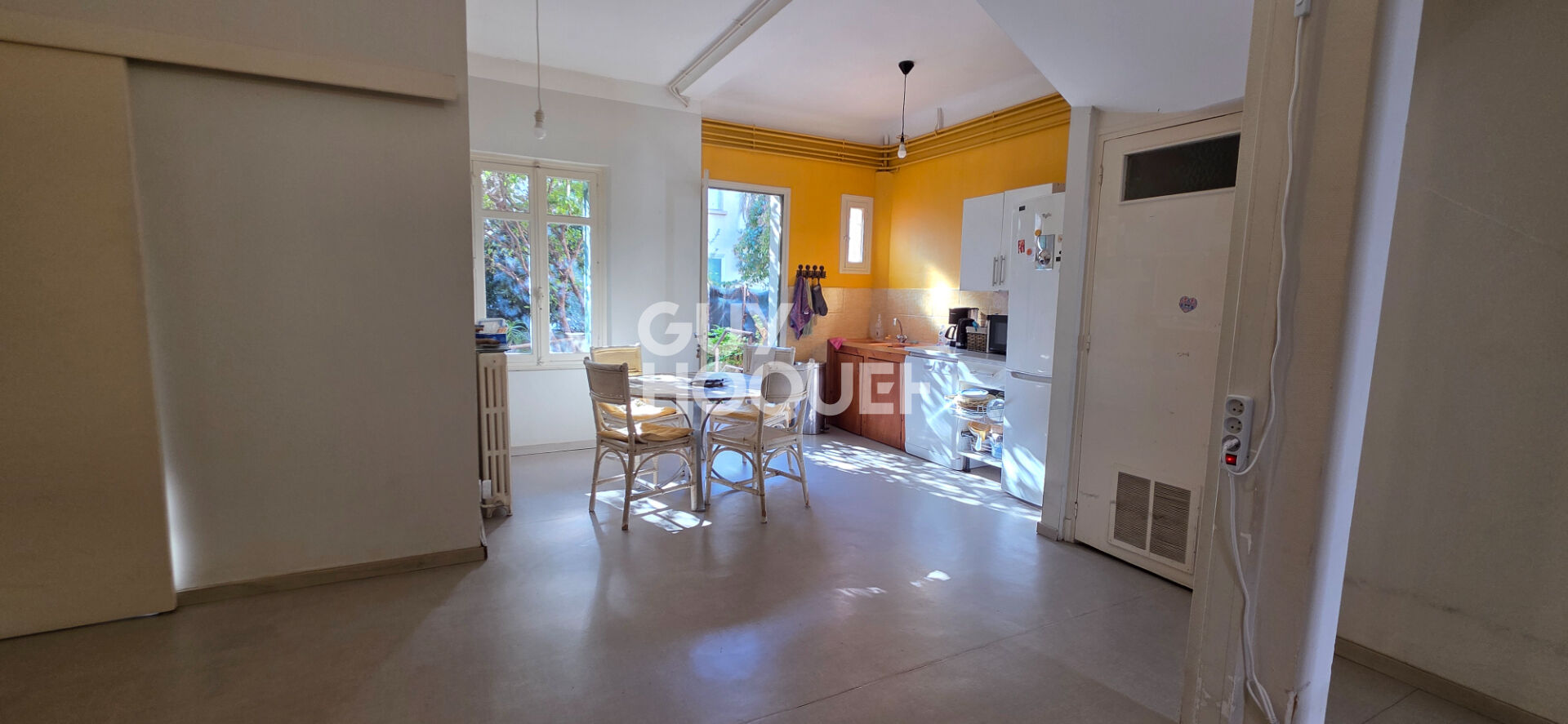 EXCLUSIVITE - A vendre à Perpignan - Maison de ville familiale 2 faces avec jardin arboré et garage 142 m²
