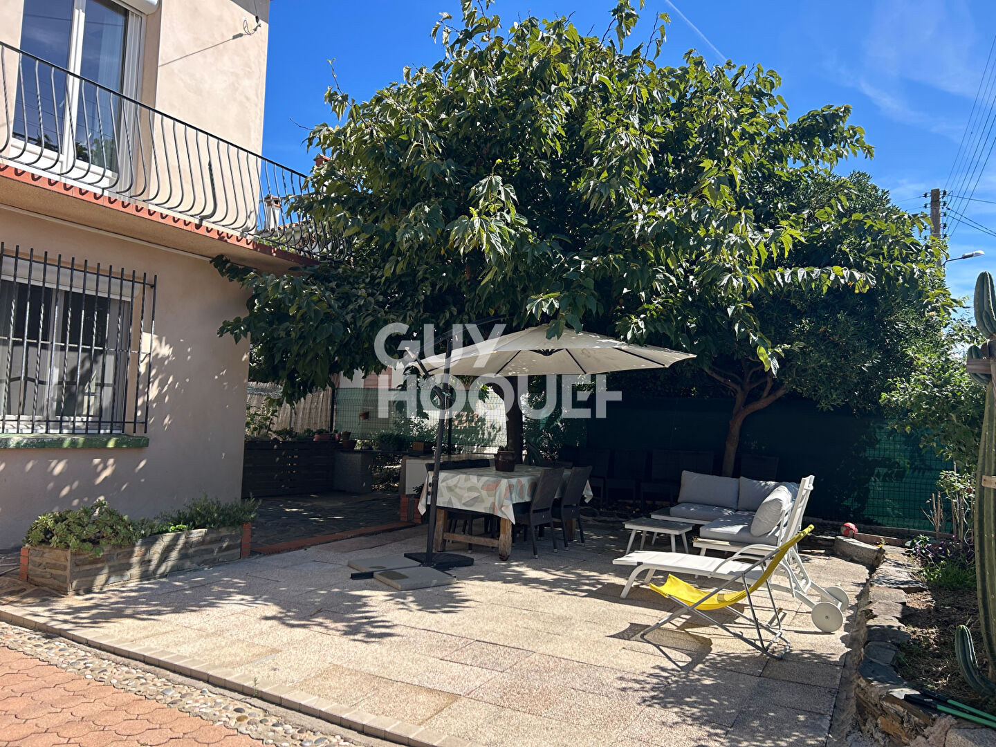EXCLUSIVITE - A vendre à Perpignan (66000) - Maison  3 faces 146m² -  7 pièces, 5 chambres - garage - jardin - véranda