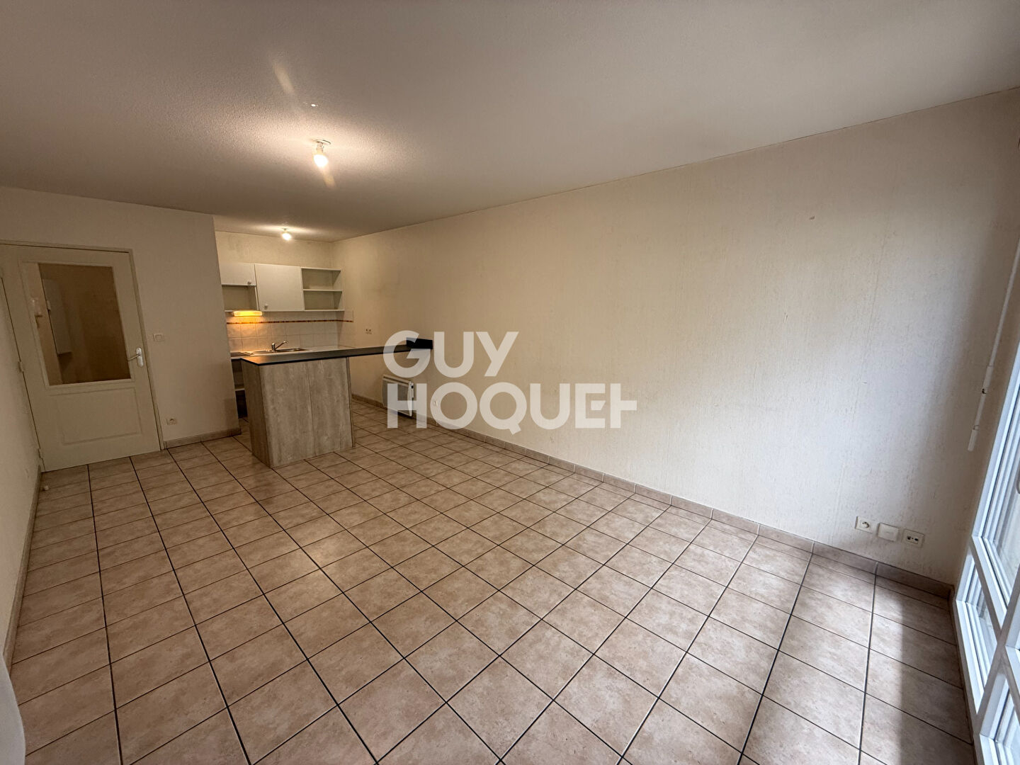 EXCLUSIVITE - A vendre à PERPIGNAN (66000) ST MARTIN Appartement F2 de 44,72 m²  avec  terrasse et box en sous-sol