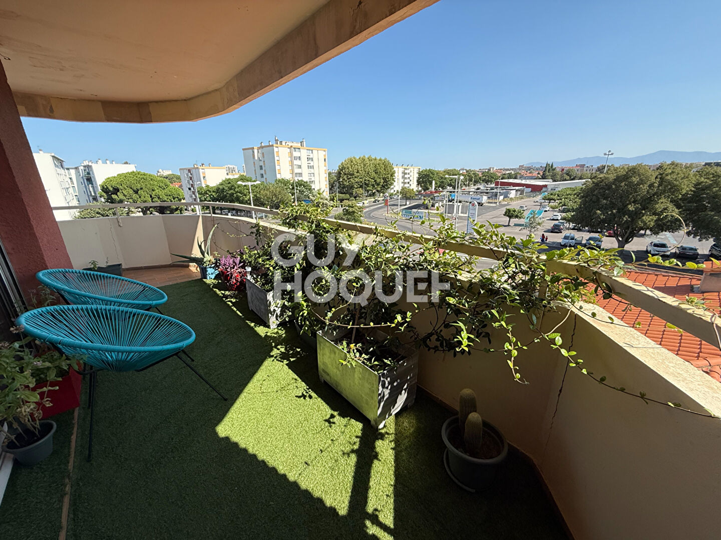 MOYEN VERNET Appartement F3 Loué avec terrasse cave et parking 