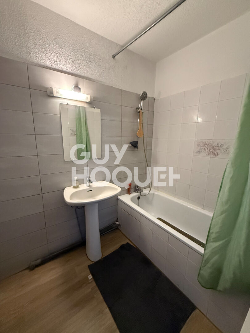 EXCLUSIVITE POUR INVESTISSEUR - A vendre à Perpignan (66000) MOYEN VERNET Appartement F3 Loué avec terrasse cave et parking