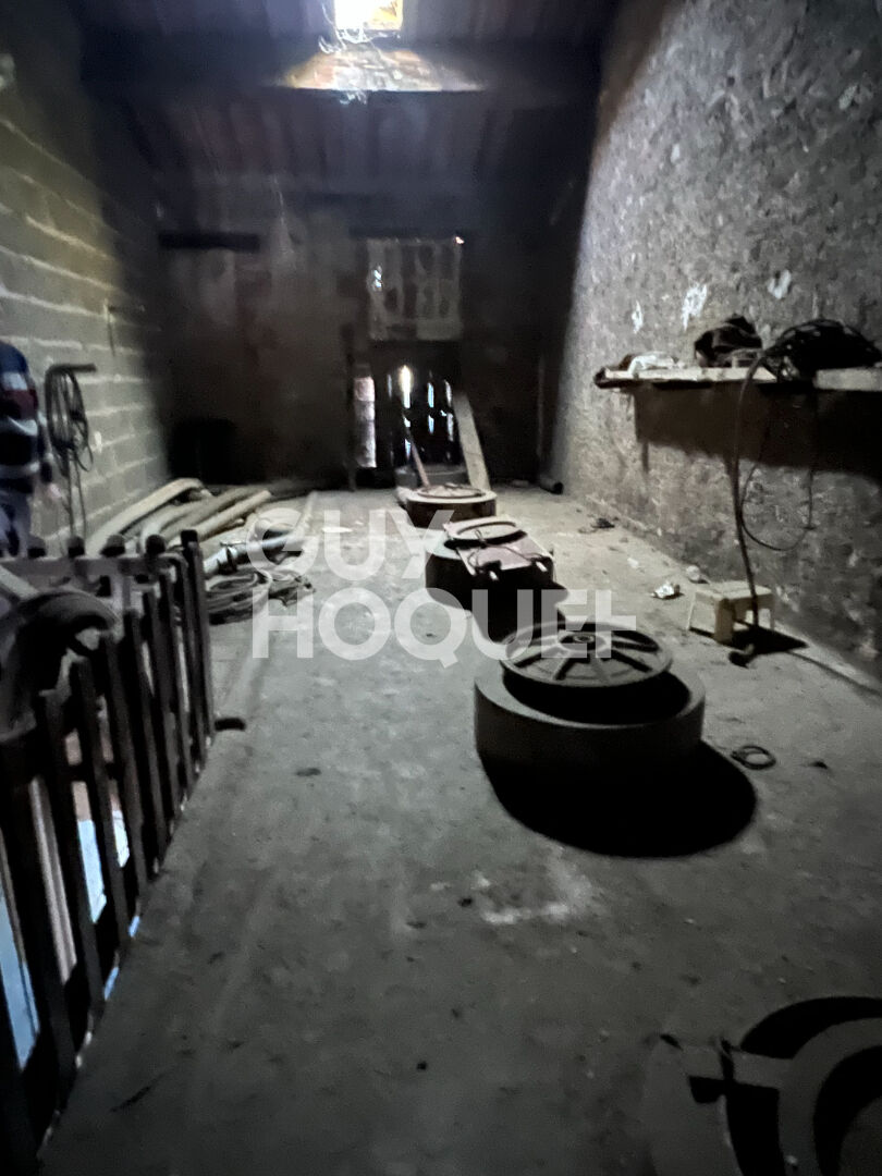 EXCLUSIVITE - A vendre à Fourques (66300) Cave viticole et terrain attenant  - Référence 5496