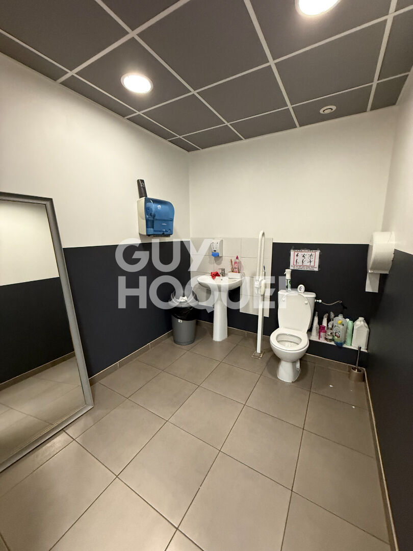 A vendre à Perpignan (66000) Local commercial 4 pièce(s) 121 m²