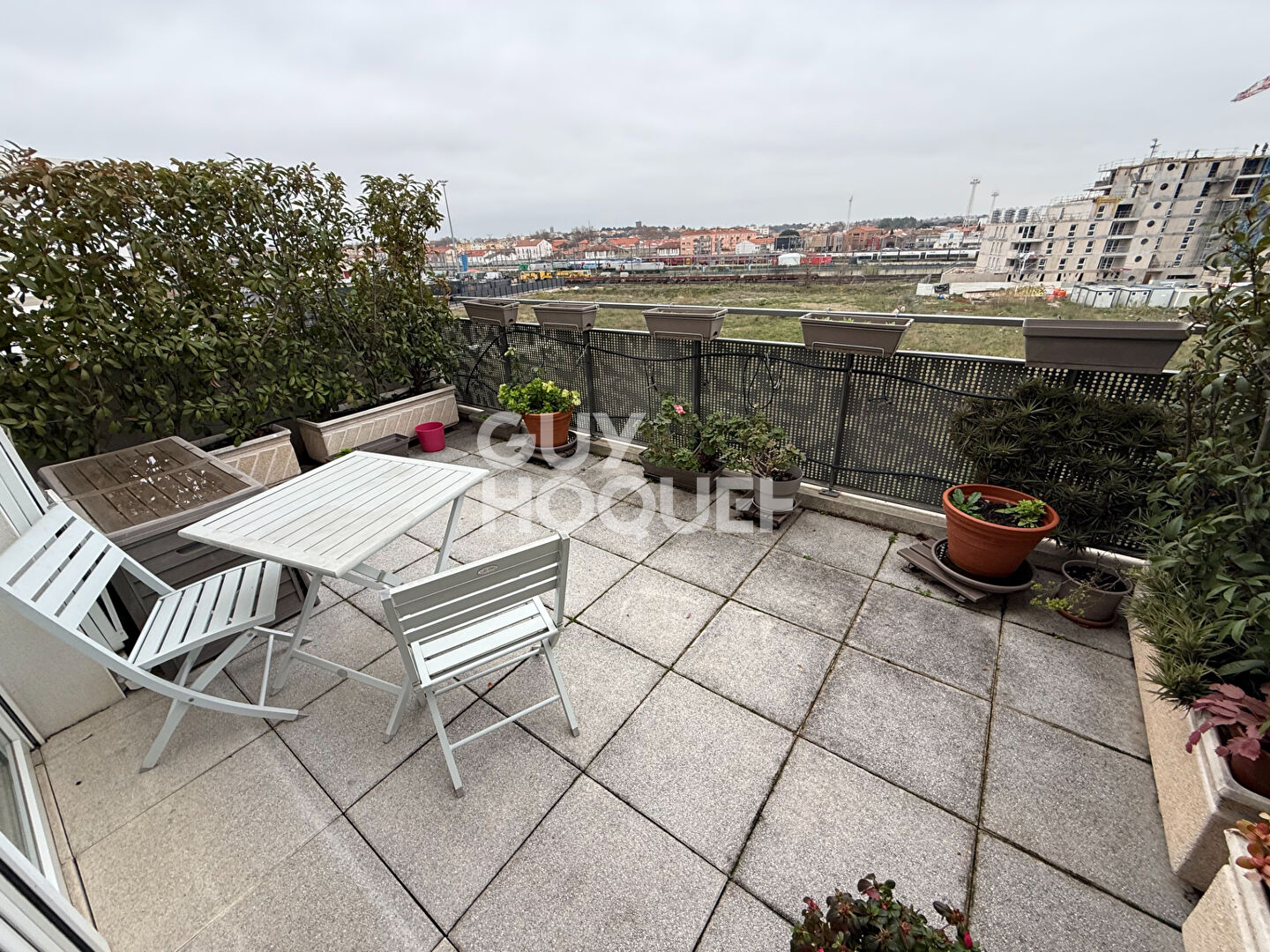 EXCLUSIVITE  - A vendre à Perpignan (66000) quartier ST ASSISCLE Appartement T3 Loué de 67 m² avec terrasse et garage