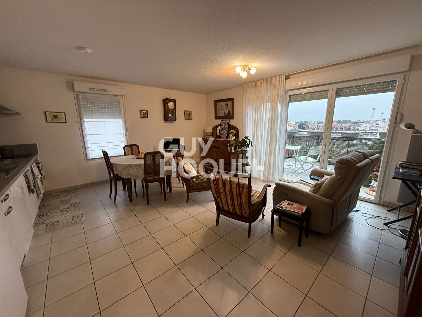 EXCLUSIVITE  - A vendre à Perpignan (66000) quartier ST ASSISCLE Appartement T3 Loué de 67 m² avec terrasse et garage