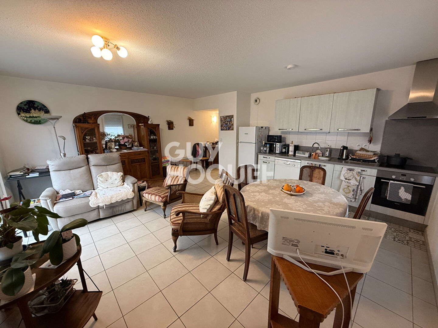 EXCLUSIVITE  - A vendre à Perpignan (66000) quartier ST ASSISCLE Appartement T3 Loué de 67 m² avec terrasse et garage