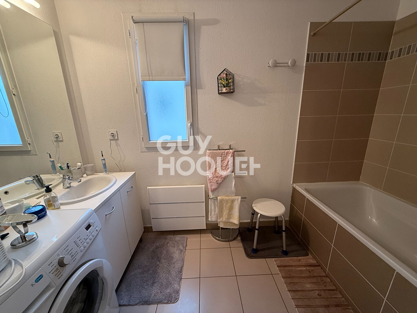 EXCLUSIVITE  - A vendre à Perpignan (66000) quartier ST ASSISCLE Appartement T3 Loué de 67 m² avec terrasse et garage